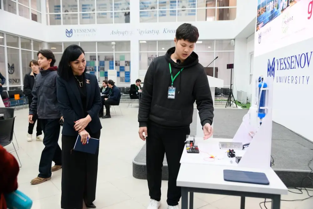 Зеленый водород – залог будущего: международный хакатон объединил молодых ученых в Yessenov University (2)