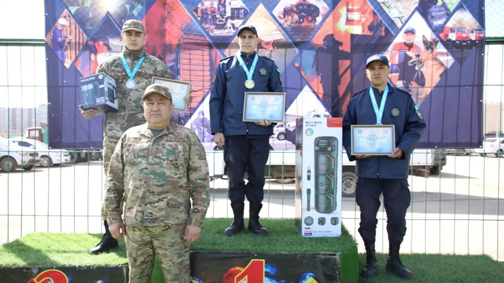 Пожарные на 25-й: лифт не нужен! Астане