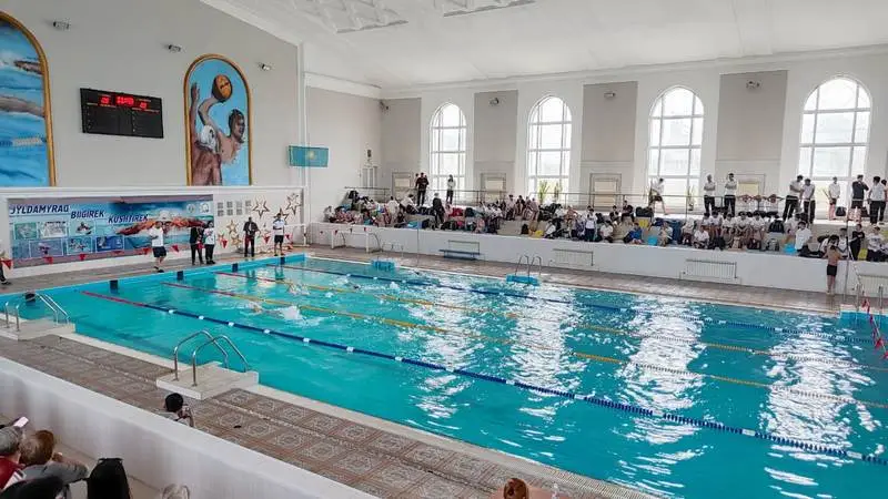 Легенда плавания поддержал юных спортсменов в Караганде (9)