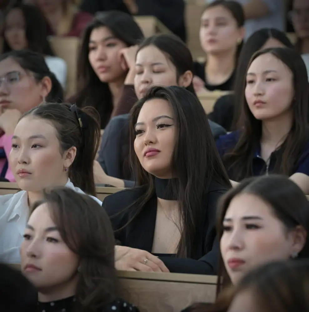 Аким области Асаин Байханов посетил Павлодарский педагогический университет им. Ә. Марғұлана, где встретился со студентами и профессорско-преподавательским составом вуза (9)