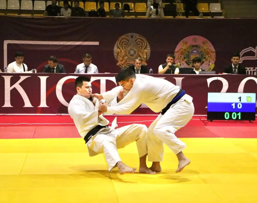 В ТУРКЕСТАНЕ СТАРТОВАЛ ЧЕМПИОНАТ СТРАНЫ СРЕДИ МАСТЕРОВ БОРЬБЫ (3)