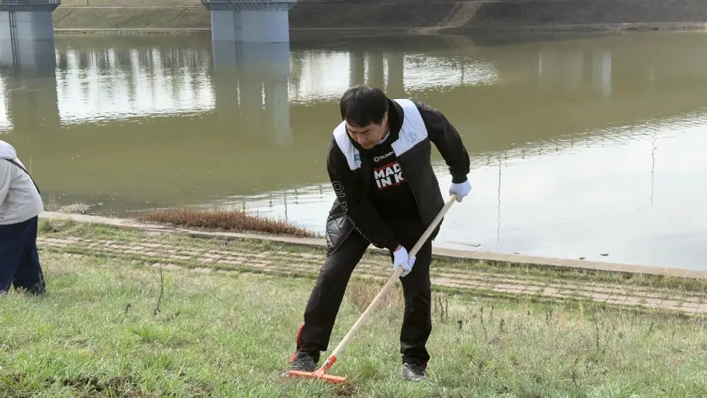 «Таза Қазақстан» в Астане: столичные спортсмены поддержали экологическую акцию (2)