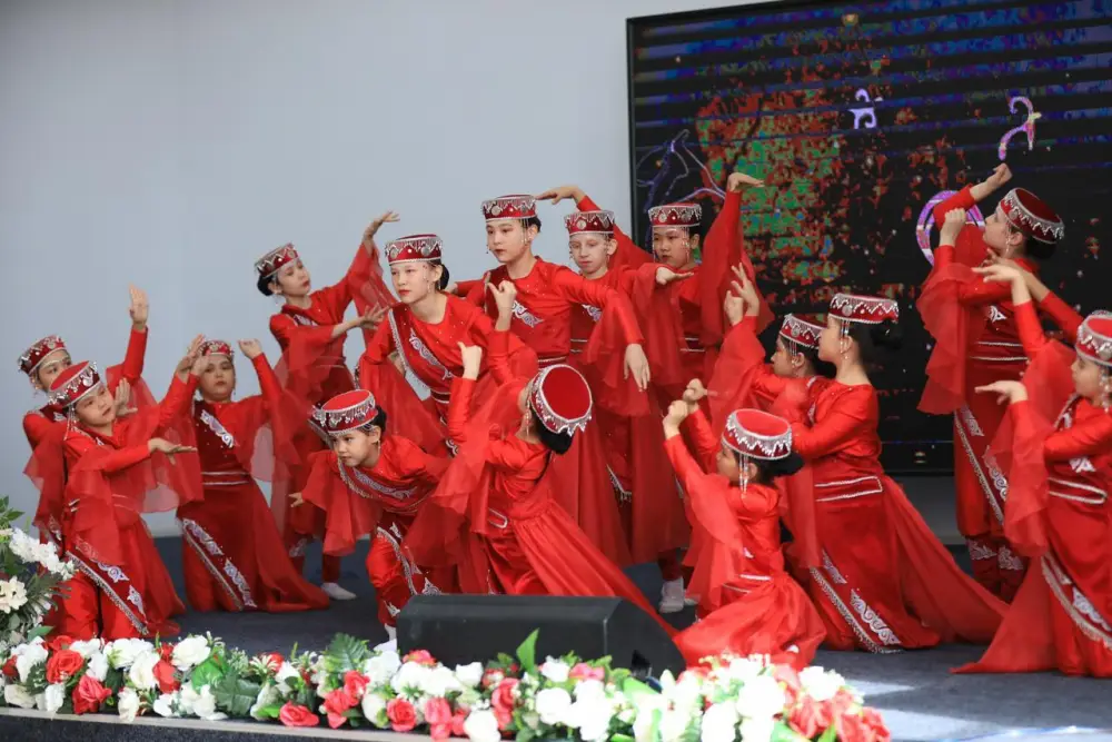 В Мартукском районе введена в эксплуатацию новая школа искусств (4)