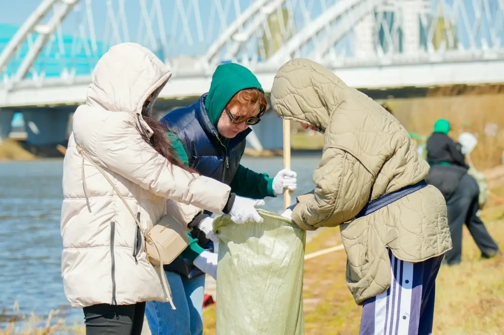 Halyk Bank поддержал общенациональную инициативу «Таза Қазақстан» в столице (5)