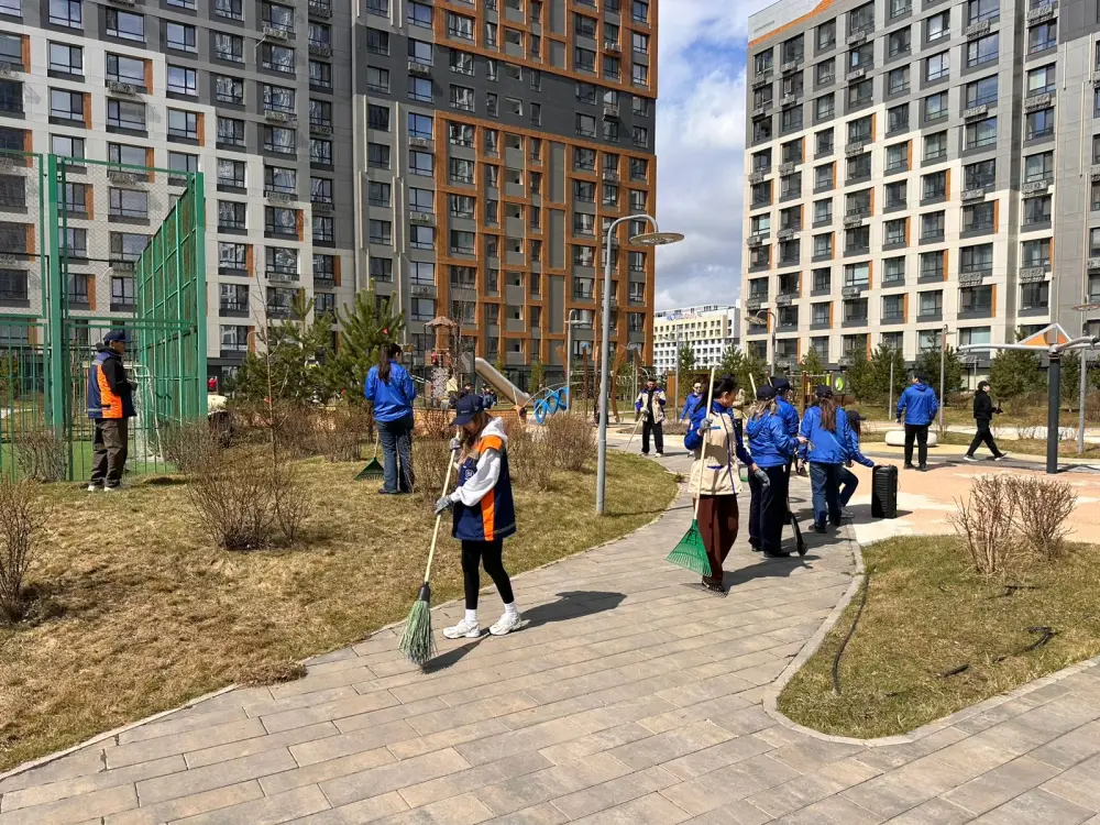 «Таза Казахстан»: порядка 7 тыс. столичных строителей присоединились к экологической акции (7)
