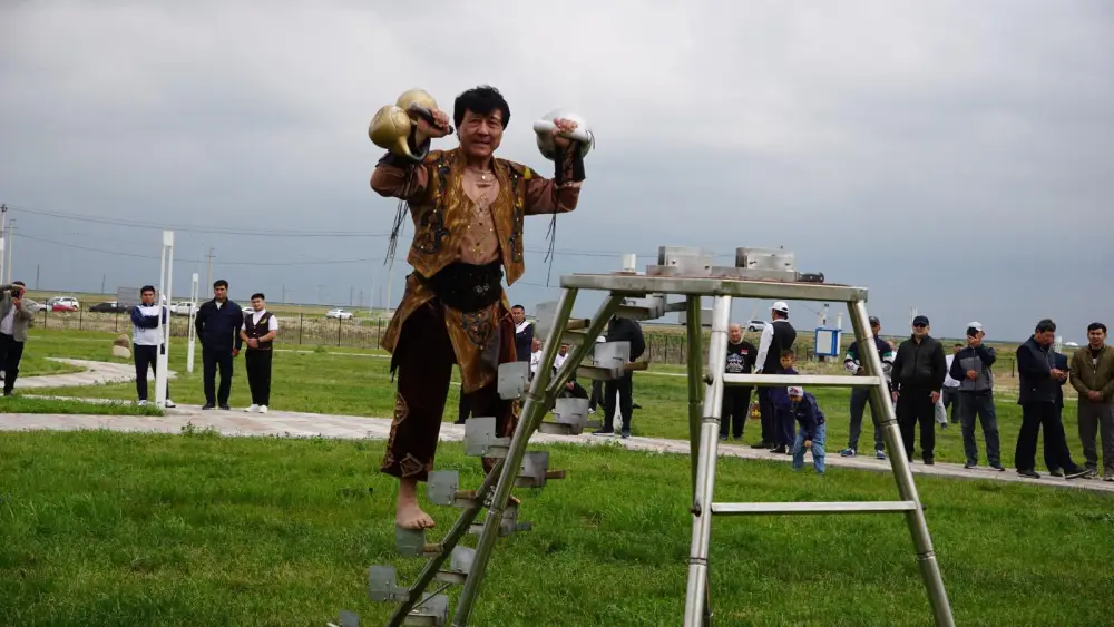 ТУРКЕСТАН: В ОРДАБАСЫ ШИРОКО ОТМЕТИЛИ 155-ЛЕТИЕ ПРОСЛАВЛЕННОГО БОРЦА КАЖЫМУКАНА МУНАЙТПАСУЛЫ (7)