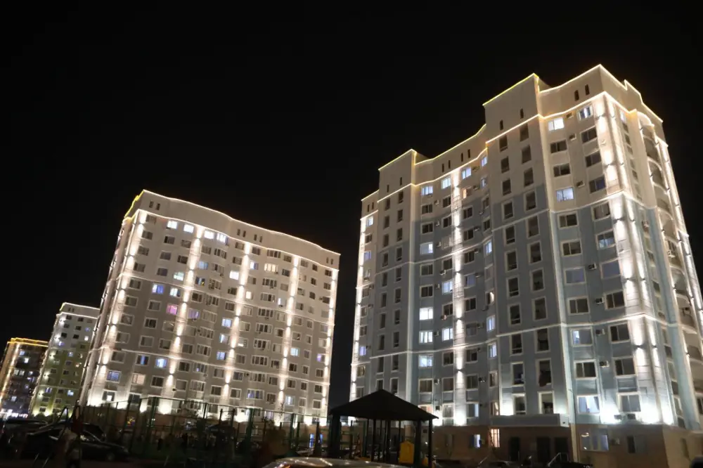 В ТУРКЕСТАНЕ УСТАНАВЛИВАЮТ СОВРЕМЕННЫЕ СИСТЕМЫ ОСВЕЩЕНИЯ НА ЖИЛЫЕ ДОМА И ОБЪЕКТЫ БИЗНЕСА (2)