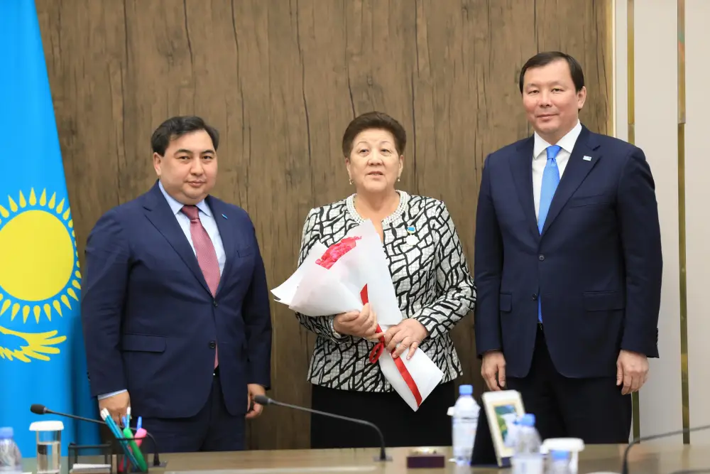 Актобе: эффективные госслужащие для молодежи Астане