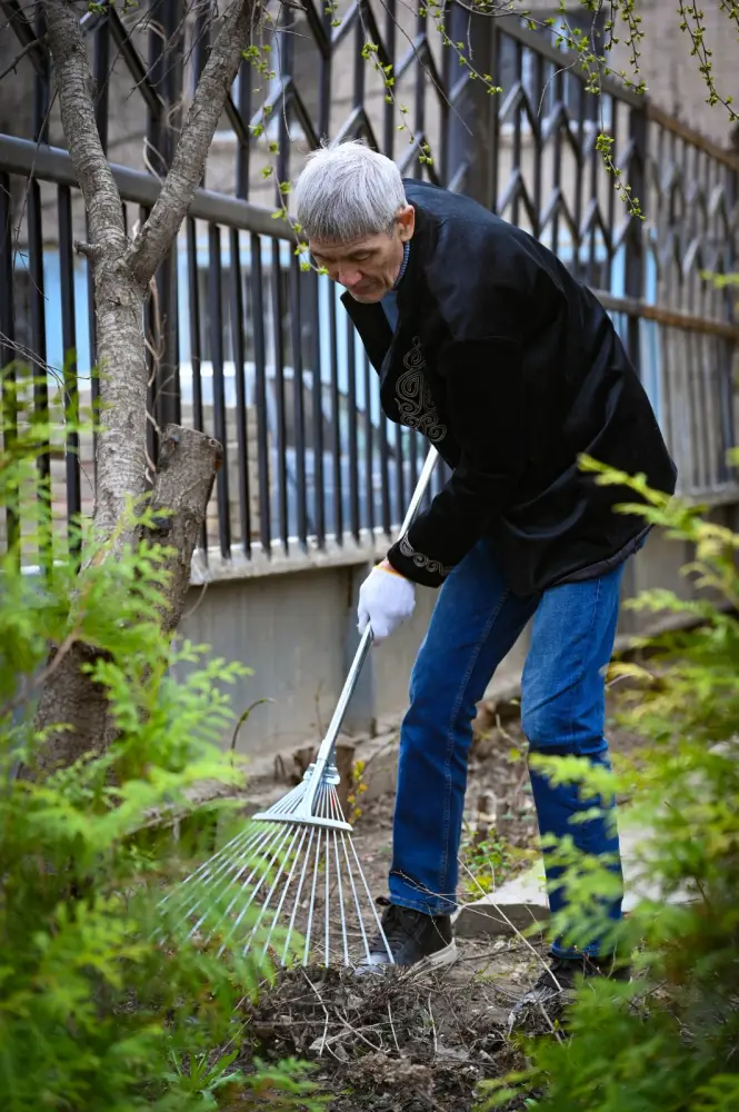 Таза Қазақстан: в Актобе прошла масштабная акция «Таза қала» (4)