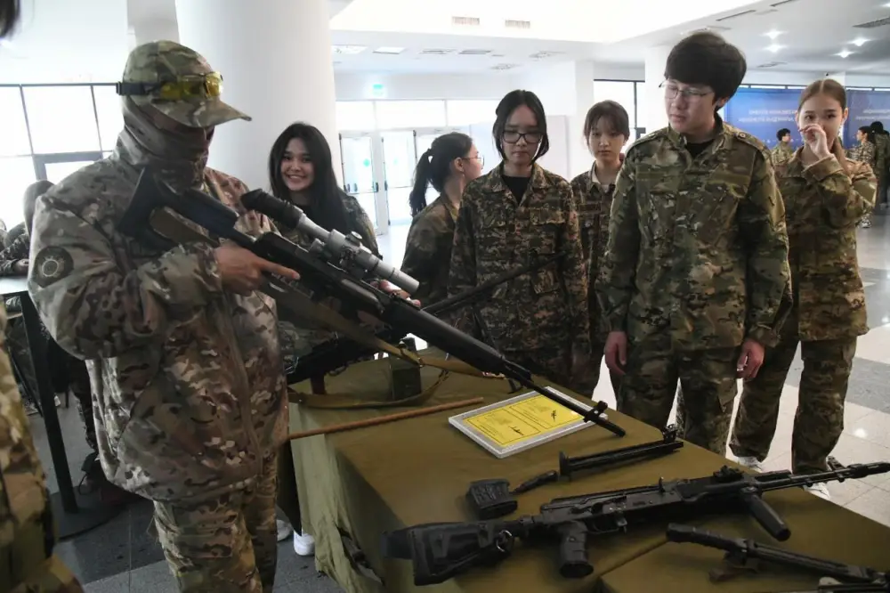 Торжественные проводы призывников в Астане: укрепление гражданского долга и перспектива льготного образования Астане