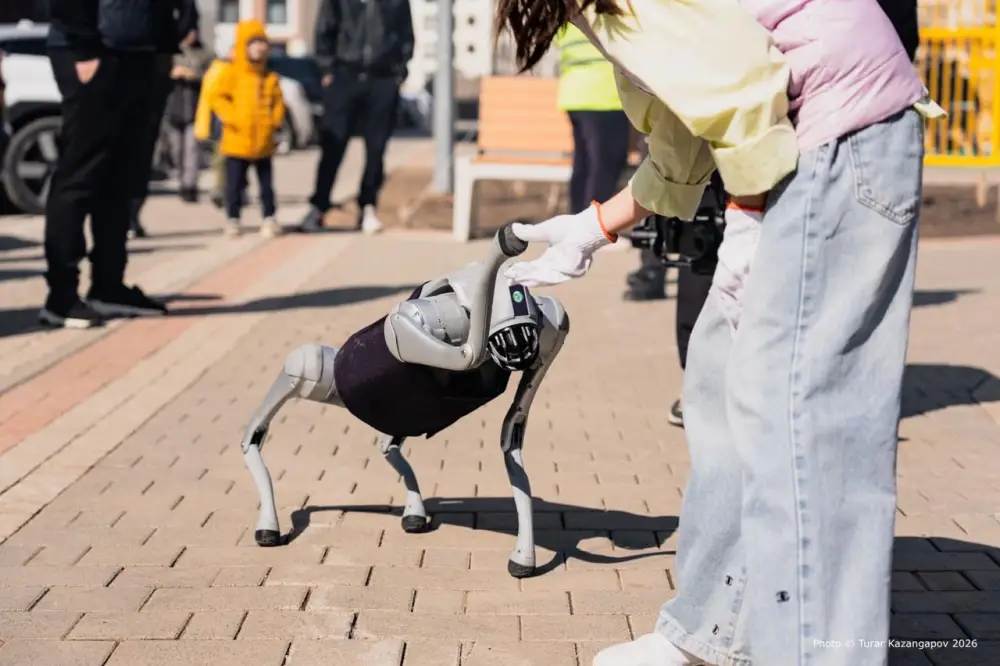 Массовая экологическая акция в Астане: 40 тысяч участников собрали 100 тонн мусора Астане