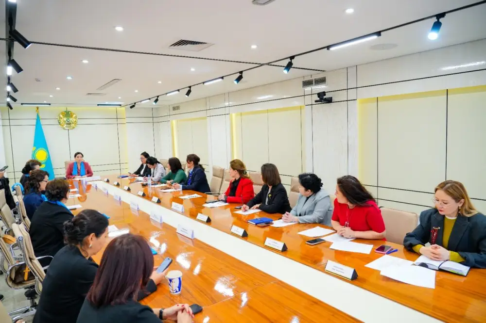 Усиление роли женщин в реализации социально значимых проектов обсудили в Астане (9)