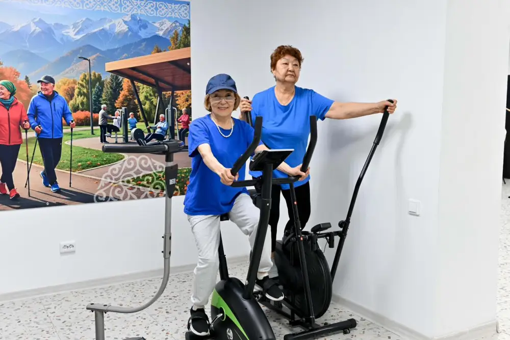 Аким области посетил социальный центр в Семее (10)