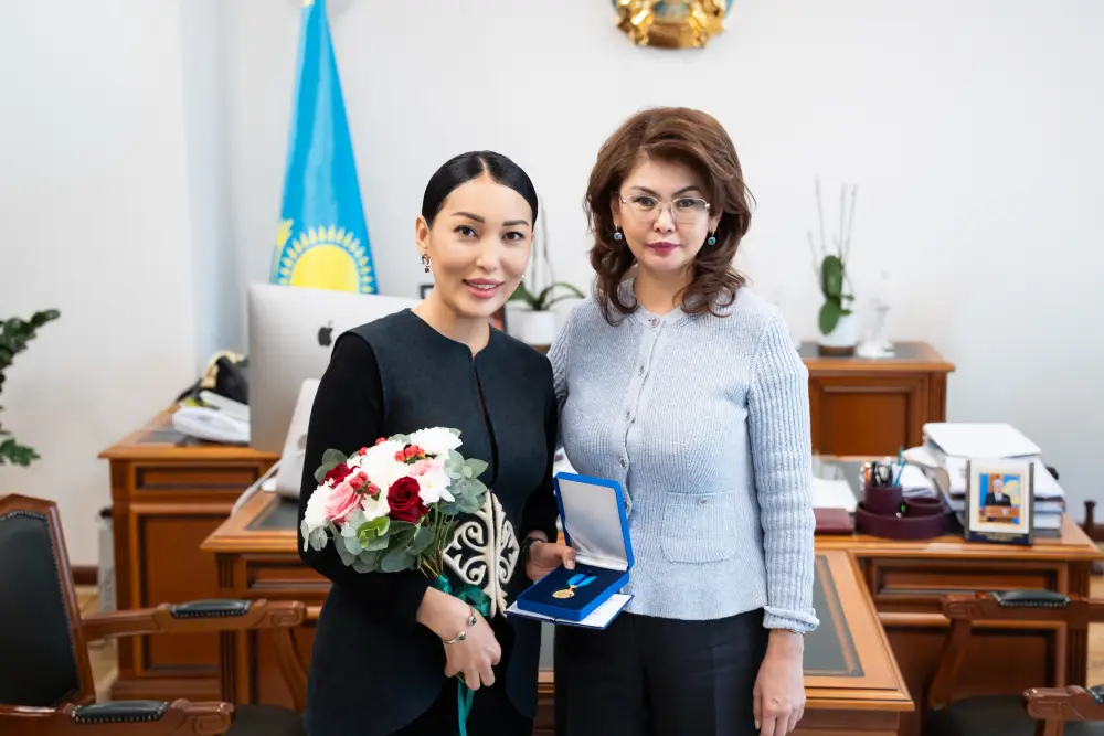 Золотое перо журналистики: Самал Ибраева отмечена наградой за труд во имя правды Астане