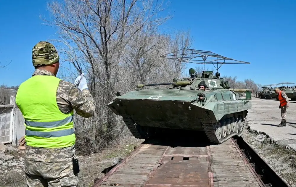 В Сухопутных войсках: учения под командованием генерала! Астане