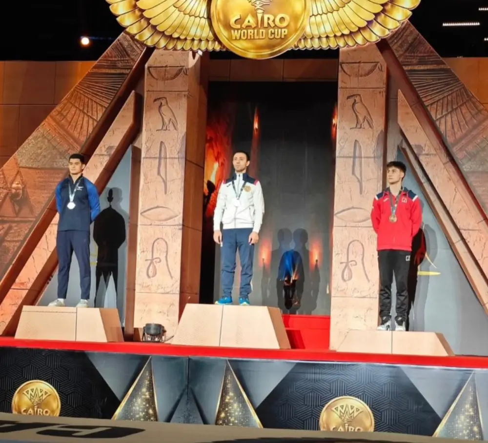 Алматинские гимнасты завоевали медали на этапе Кубка мира в Каире (4)