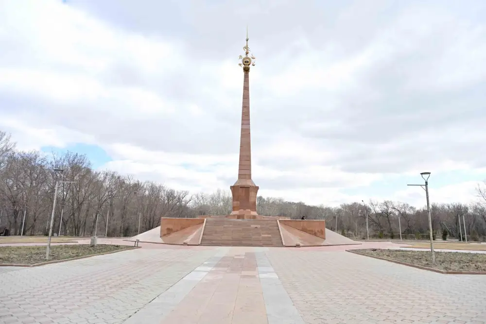 Аким области принял участие в общерегиональном субботнике (8)