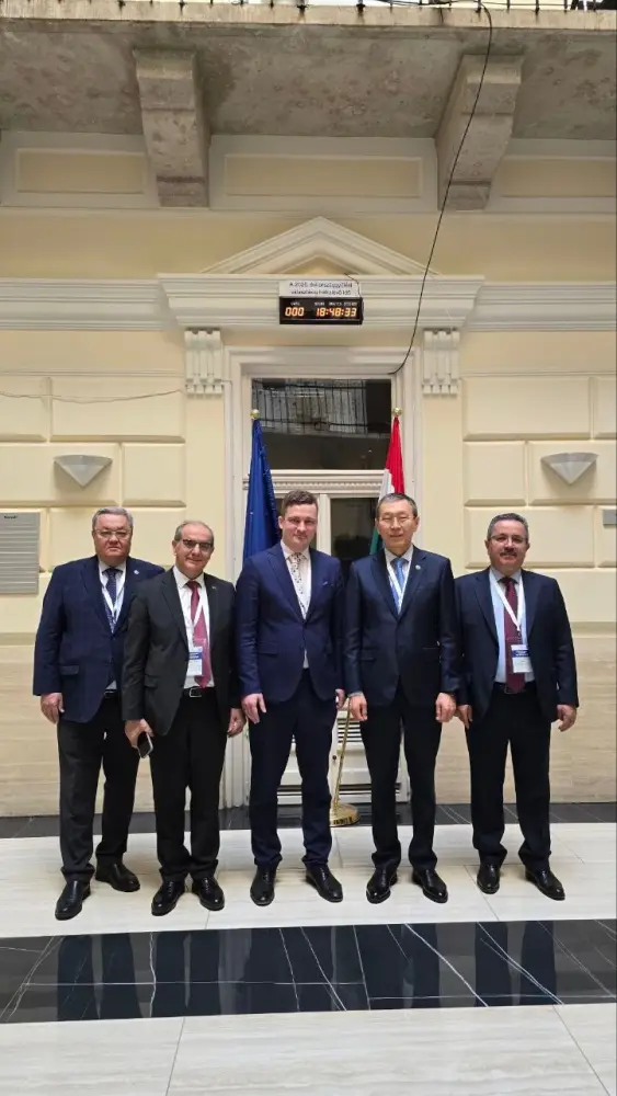 Делегация ЦИК Казахстана наблюдала за выборами в парламент Венгрии (4)