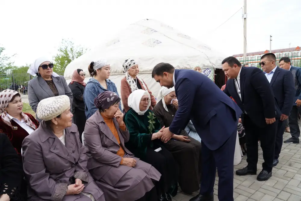 В ТУРКЕСТАНСКОЙ ОБЛАСТИ ПРОВОДИЛИ В ПОСЛЕДНИЙ ПУТЬ ПРОСЛАВЛЕННОГО ПОЭТА, НАЦИОНАЛЬНОГО ДЕЯТЕЛЯ МУХТАРА ШАХАНОВА (2)