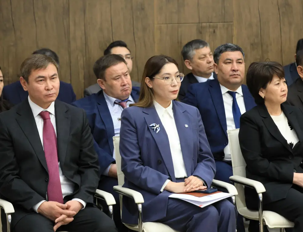 В Актобе обсудили вопросы профессионализации государственных служащих и развития кадрового потенциала (7)