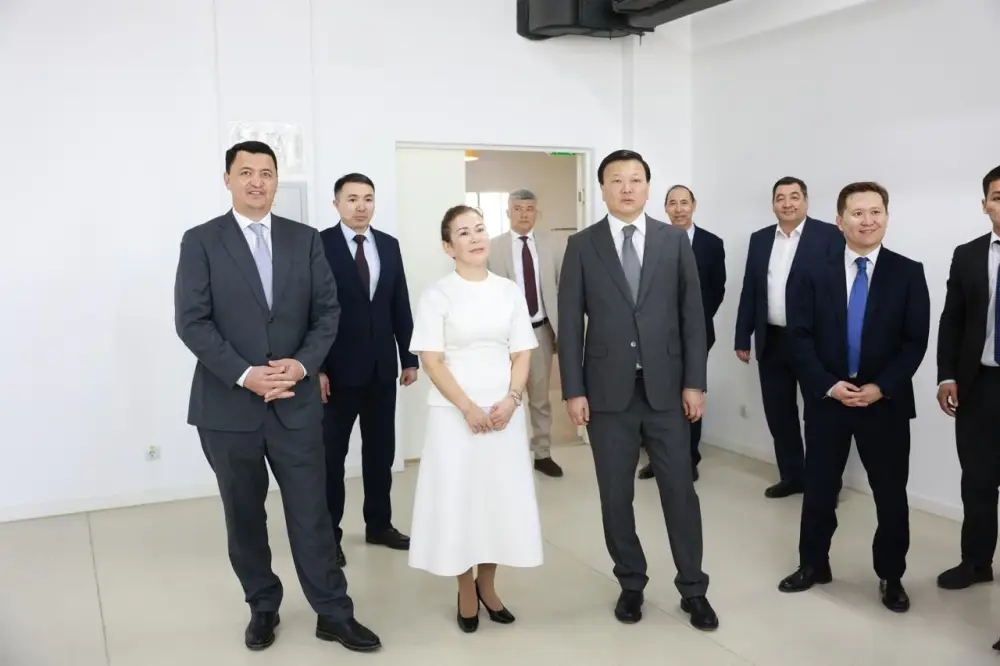 Алексей Цой посетил филиал Губкинского университета в Атырау Астане