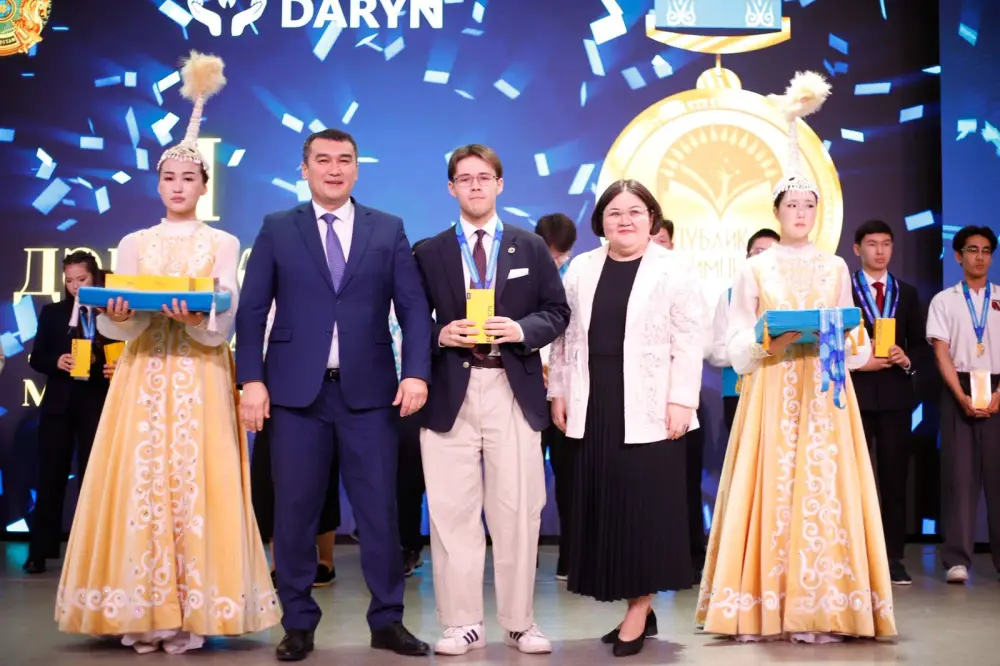 В Таразе завершился заключительный этап республиканской олимпиады по общественно гуманитарным предметам среди учащихся 10-11 (12) классов (5)