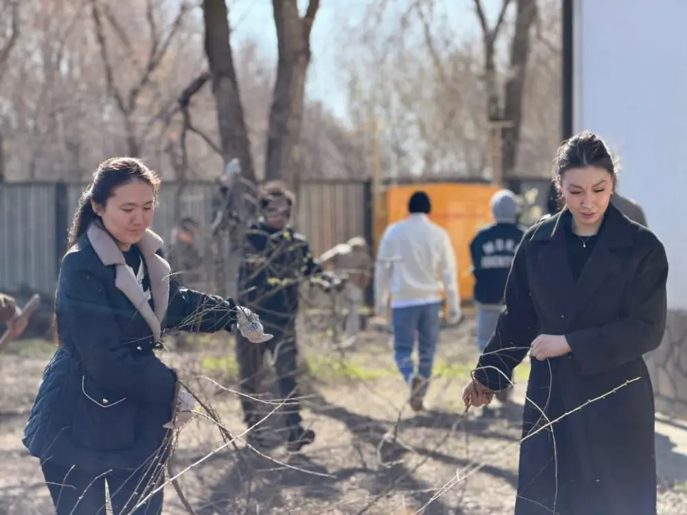 Сотни театралов столицы вышли в поддержку «Таза Казахстан» (8)