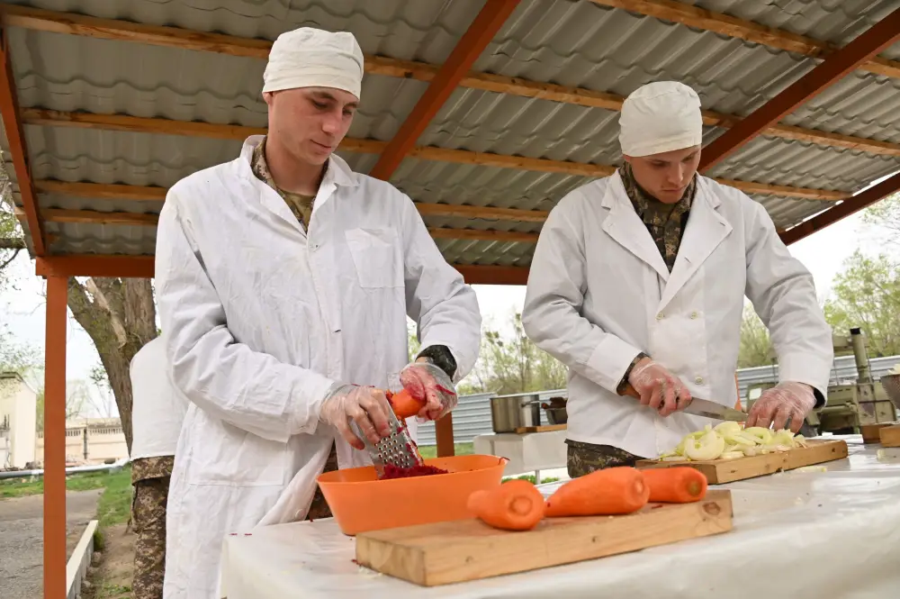 В Гвардейском гарнизоне 600 солдат получили военно-учетные специальности (8)