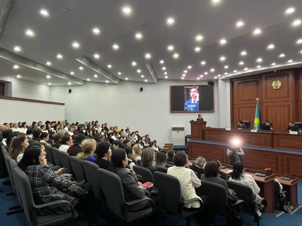 Учителям Усть-Каменогорска рассказали, как не стать жертвами финансовых пирамид (5)