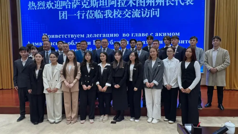 Марат Султангазиев встретился со студентами Алматинской области, обучающимися в Китае (4)