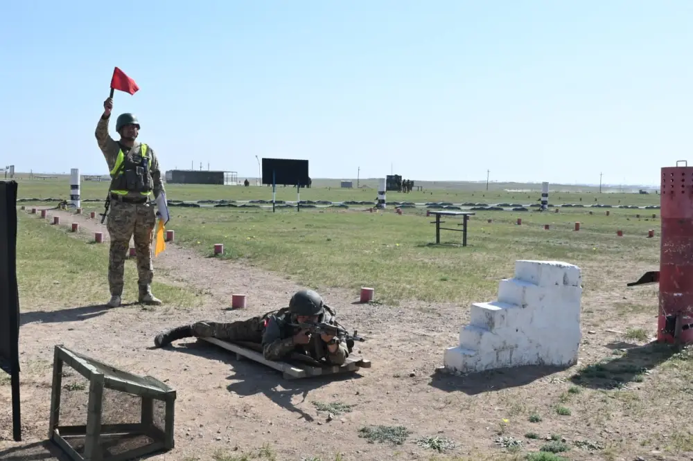 Контрольная проверка: в Вооруженных силах подводят итоги зимнего периода обучения (4)