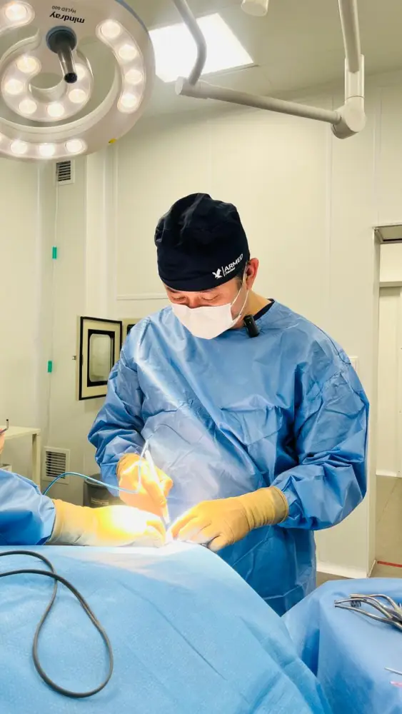 Успешная операция по лечению редкого заболевания мозга в Шымкенте спасла жизнь пациентки Астане