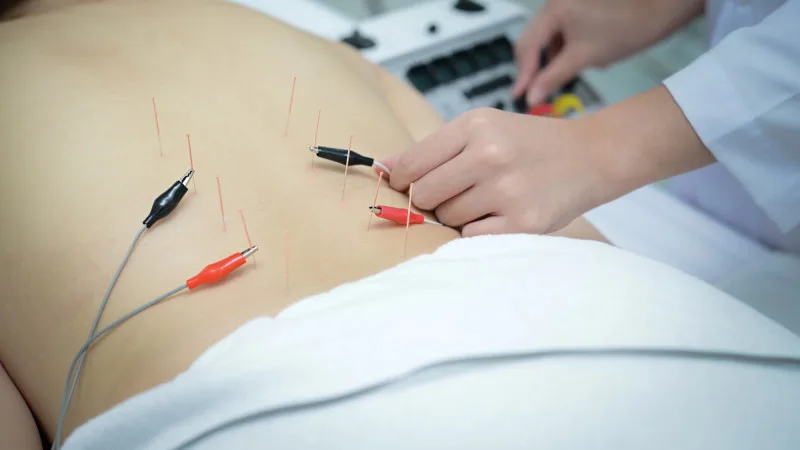Житель Актау ждет полгода результатов проверки после неудачного курса иглотерапии в Астане Астане