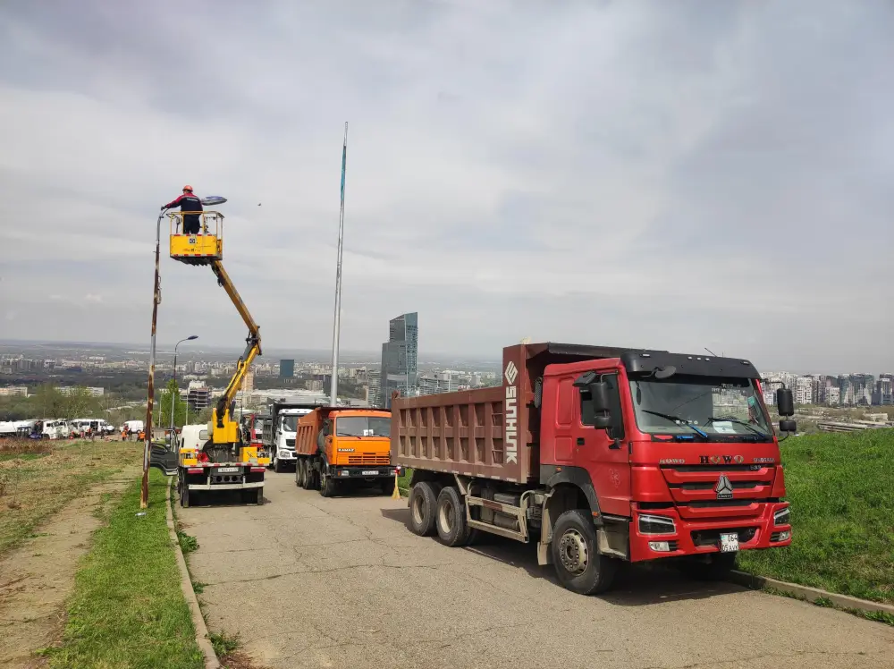 Чистота на высоте: у трамплинов в Алматы прошел яркий субботник (6)