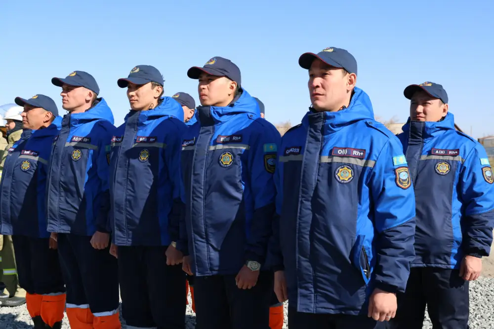 Министр по ЧС дал старт работе 168-го поста «Ауыл құтқарушылары» в селе Карасор (2)