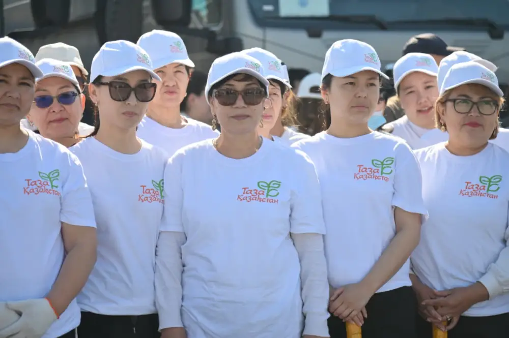 ШЫМКЕНТ: АБАЙ АУДАНЫНДА «ТАЗА ҚАЗАҚСТАН» АКЦИЯСЫ ӨТТІ (5)