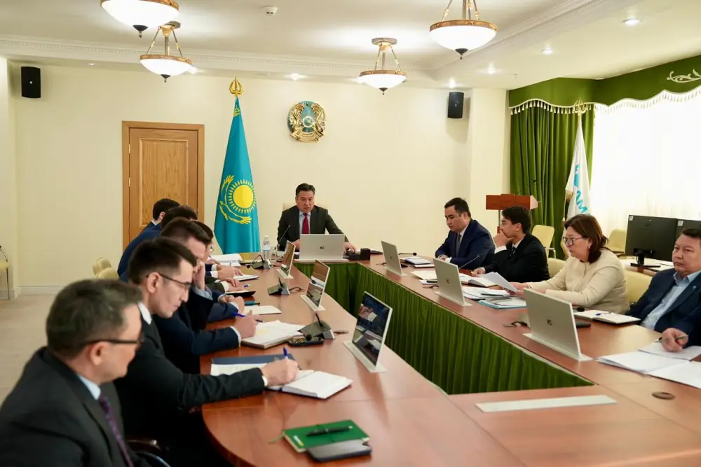 Минтруд рассматривает новые подходы к защите трудовых прав молодежи на основе исследования РНИИОТ (3)