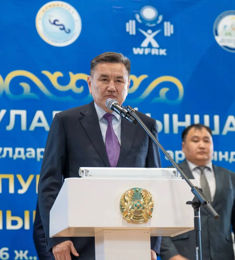 Юные атлеты Казахстана получают возможность проявить себя на чемпионате по тяжёлой атлетике в ВКО Астане