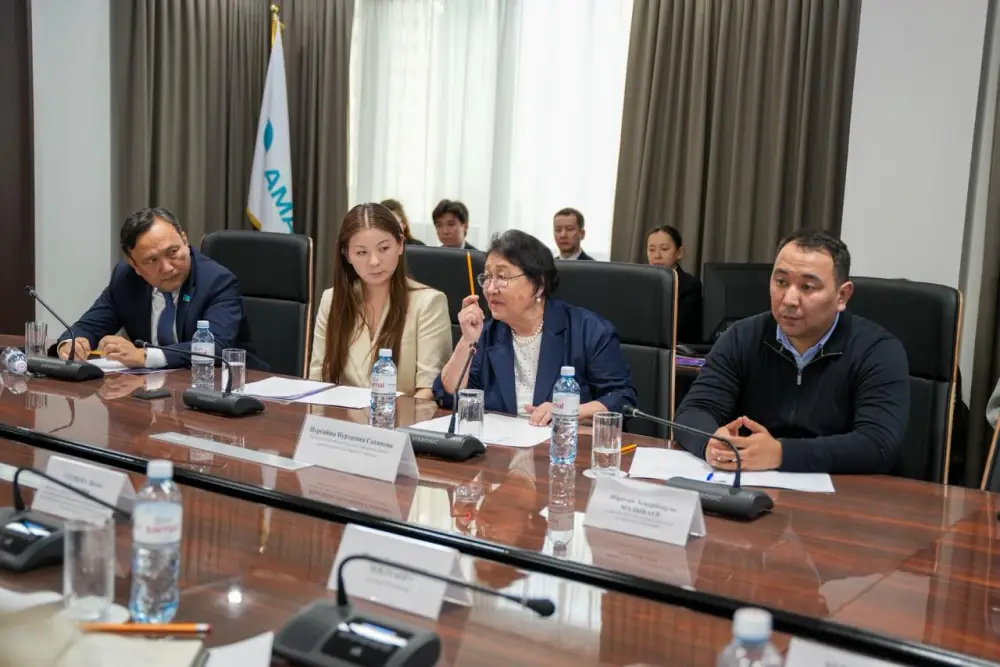 В Министерстве юстиции состоялся круглый стол по актуальным вопросам коллективного управления правами (5)