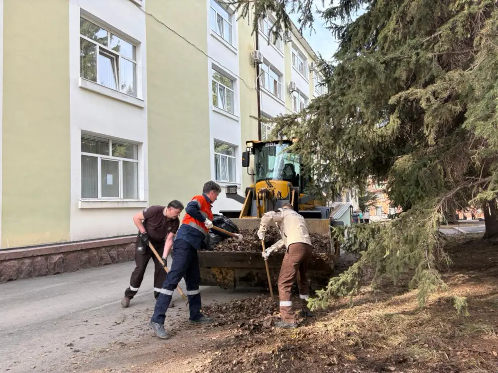 В Риддере прошёл субботник, на котором собрались более 1300 человек и собрали свыше 5 тонн мусора Астане