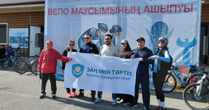 Тысячи велосипедистов стартовали на открытии летнего велосезона в Астане Астане
