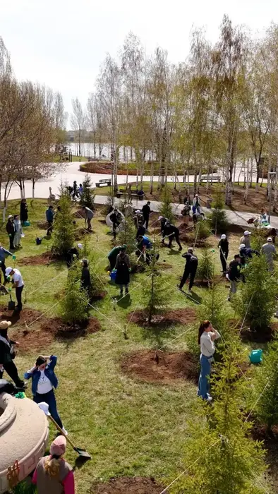 Жители столицы объединились для высадки 300 деревьев в парке «Ататюрк» в рамках экологической акции Астане