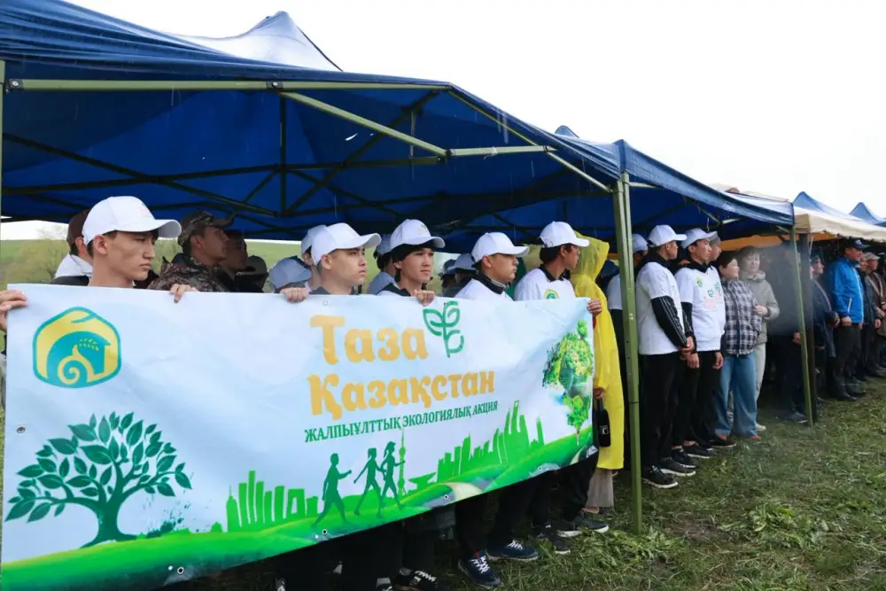 Ербол Карашукеев принял участие в акции «Мөлдір бұлақ» (2)