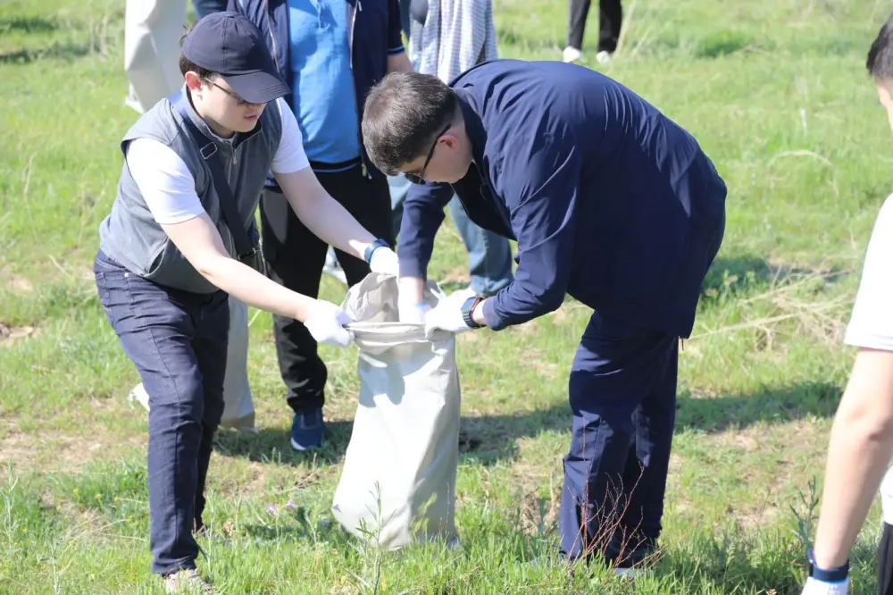 Субботник в Шымкенте акция чистоты программа Таза Казахстан Астане