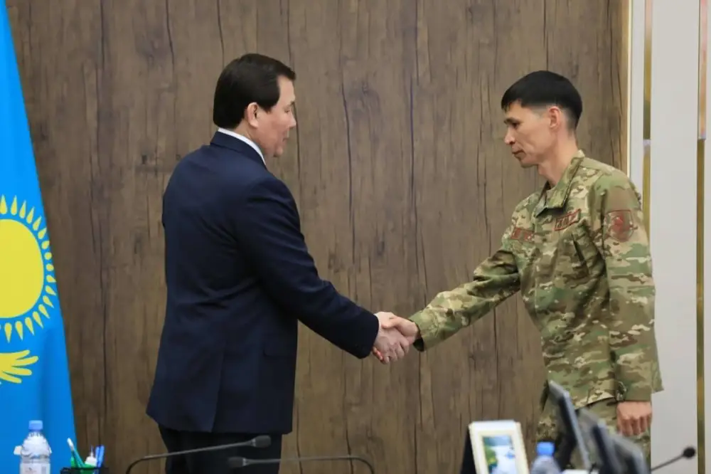 Герои Актобе: спасатели получили награды за мужество Астане