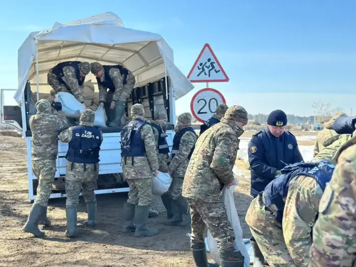Снижение рисков подтоплений в Казахстане благодаря действиям МЧС во время паводков Астане