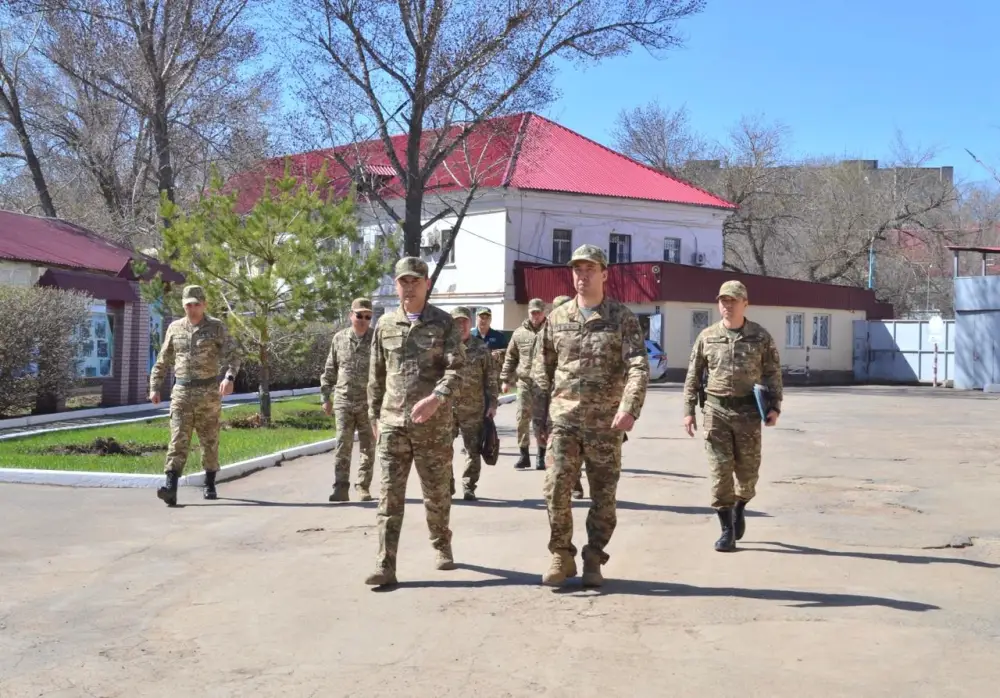 Заместитель Главнокомандующего Нацгвардией посетил РгК «Батыс» (2)