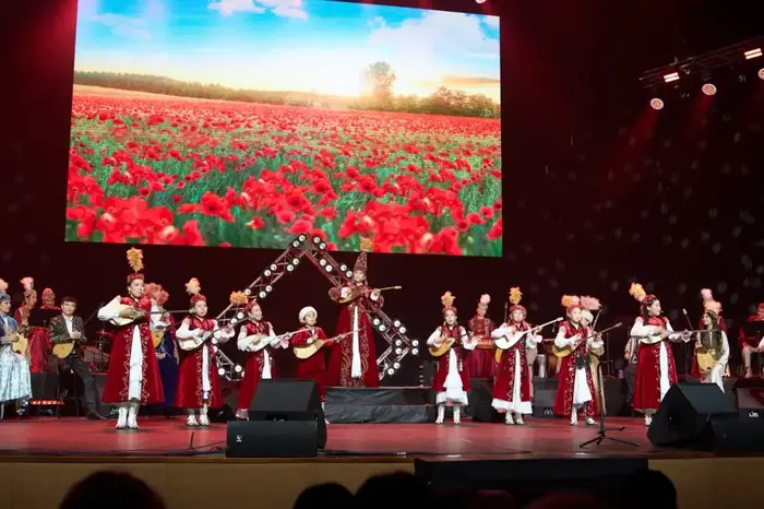 В Қазақконцерте прошел концерт «Біздің жәрмеңке – жыр-дастан», посвященный 70-летию Алмаса Алматова (5)