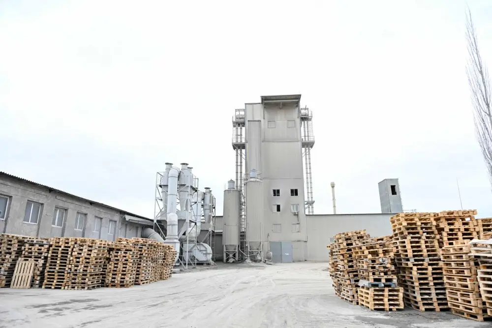 Аким области посетил предприятия в Семее (6)