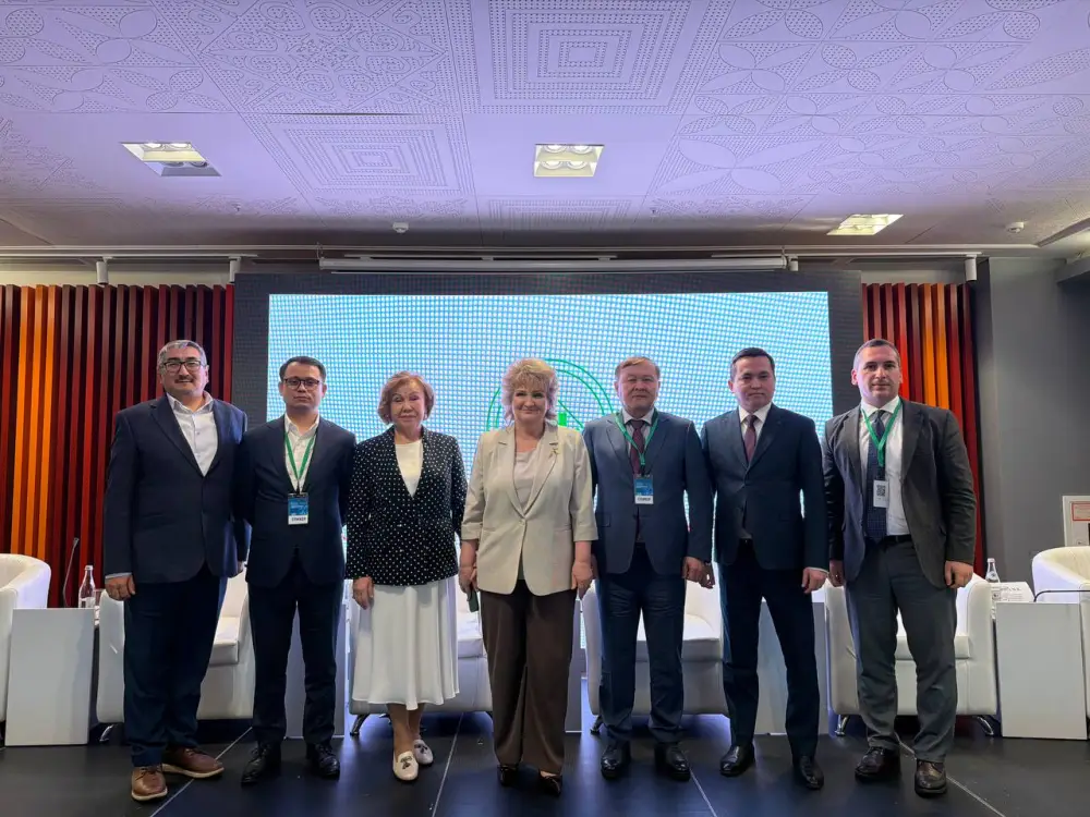 В АЛМАТЫ ОБСУДИЛИ КЛЮЧЕВЫЕ НАПРАВЛЕНИЯ РАЗВИТИЯ ФАРМАЦЕВТИЧЕСКОЙ ОТРАСЛИ (2)